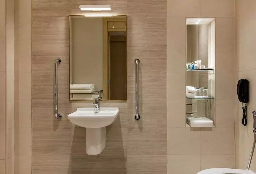 اتاق سوپریور, The Diplomat Radisson Blu Hotel Residence & Spa