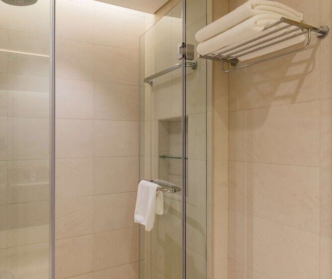 اتاق اجرایی, The Diplomat Radisson Blu Hotel Residence & Spa