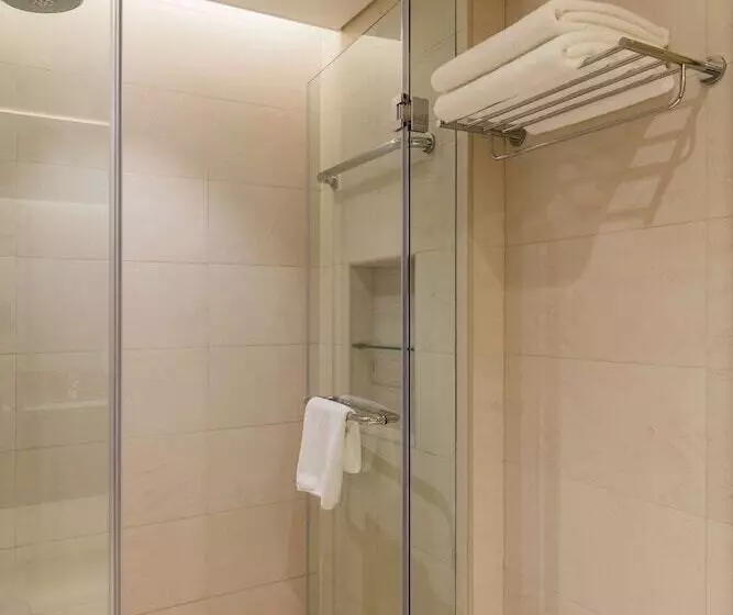 اتاق اجرایی, The Diplomat Radisson Blu Hotel Residence & Spa