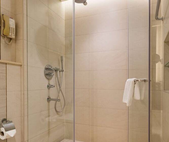 اتاق اجرایی, The Diplomat Radisson Blu Hotel Residence & Spa