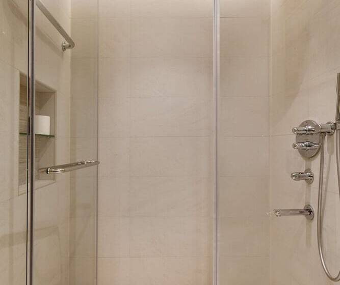 اتاق اجرایی, The Diplomat Radisson Blu Hotel Residence & Spa