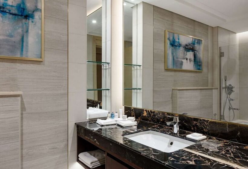 اتاق اجرایی, The Diplomat Radisson Blu Hotel Residence & Spa