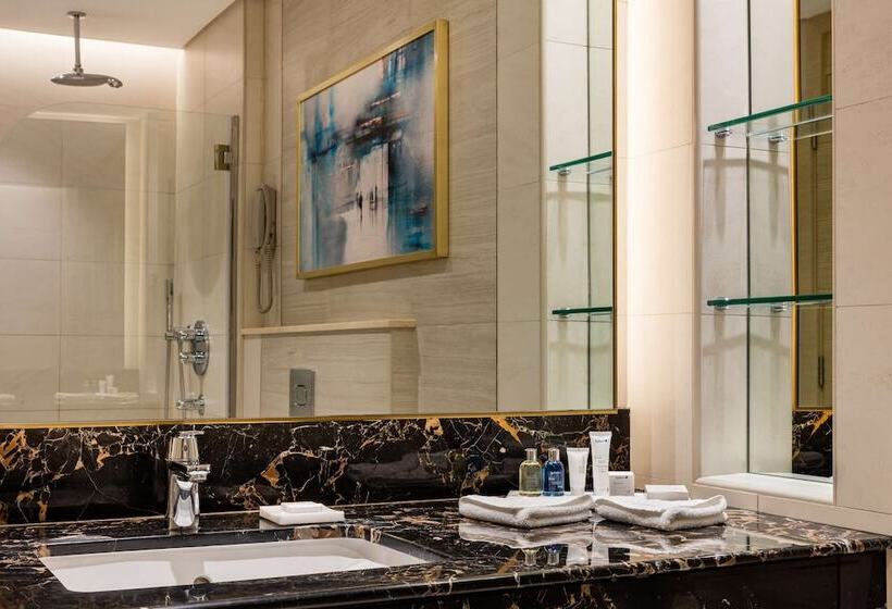 سوییت, The Diplomat Radisson Blu Hotel Residence & Spa