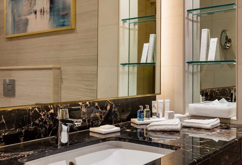 سوییت, The Diplomat Radisson Blu Hotel Residence & Spa