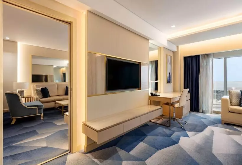 سوییت, The Diplomat Radisson Blu Hotel Residence & Spa