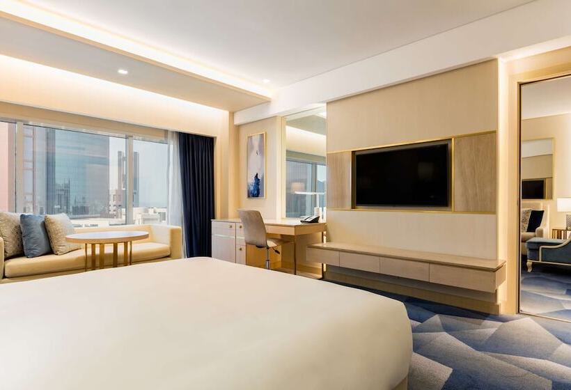 سوییت, The Diplomat Radisson Blu Hotel Residence & Spa