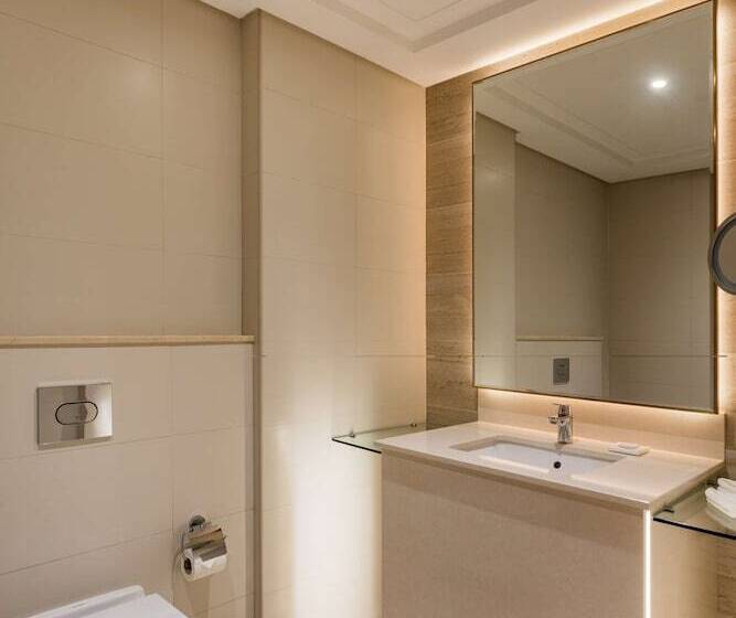 سوئیت رویال, The Diplomat Radisson Blu Hotel Residence & Spa