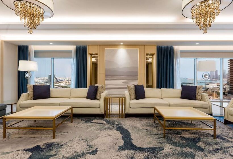 سوئیت رویال, The Diplomat Radisson Blu Hotel Residence & Spa