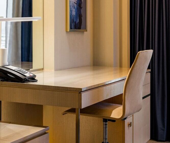 اتاق سوپریور, The Diplomat Radisson Blu Hotel Residence & Spa