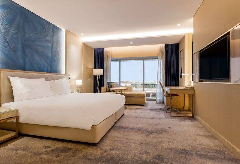اتاق سوپریور با چشم‌انداز دریا, The Diplomat Radisson Blu Hotel Residence & Spa