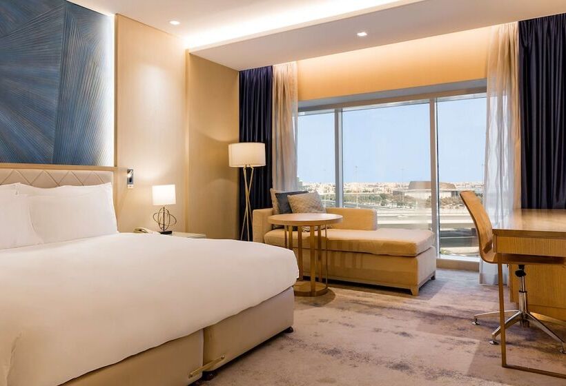 اتاق سوپریور با چشم‌انداز دریا, The Diplomat Radisson Blu Hotel Residence & Spa