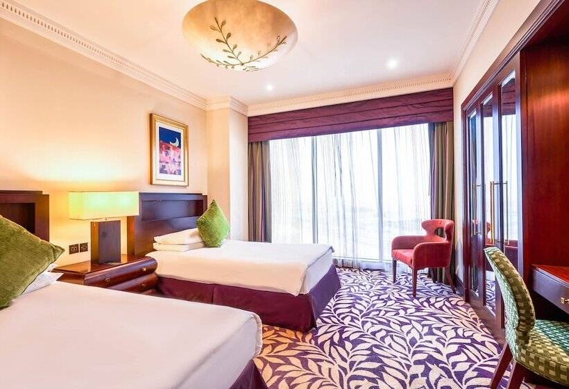 1 Bedroom Penthouse Apartment, The Diplomat Radisson Blu Hotel Residence & Spa