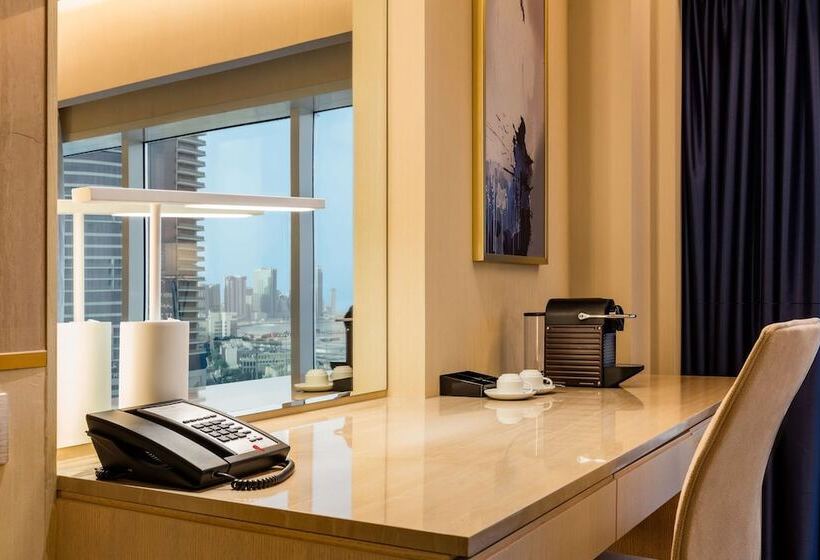 اتاق اجرایی, The Diplomat Radisson Blu Hotel Residence & Spa