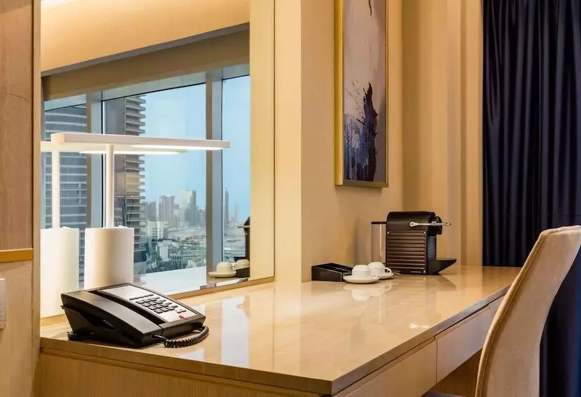 اتاق اجرایی, The Diplomat Radisson Blu Hotel Residence & Spa
