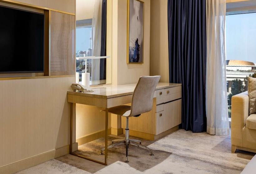 اتاق اجرایی, The Diplomat Radisson Blu Hotel Residence & Spa