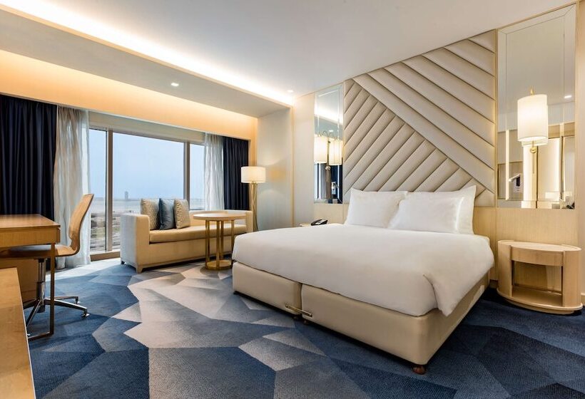 اتاق اجرایی, The Diplomat Radisson Blu Hotel Residence & Spa