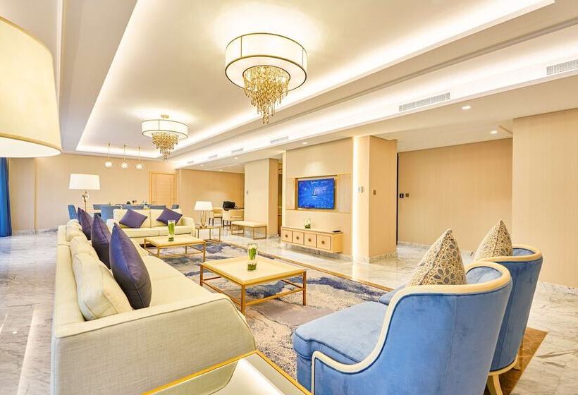 سوئیت رویال, The Diplomat Radisson Blu Hotel Residence & Spa