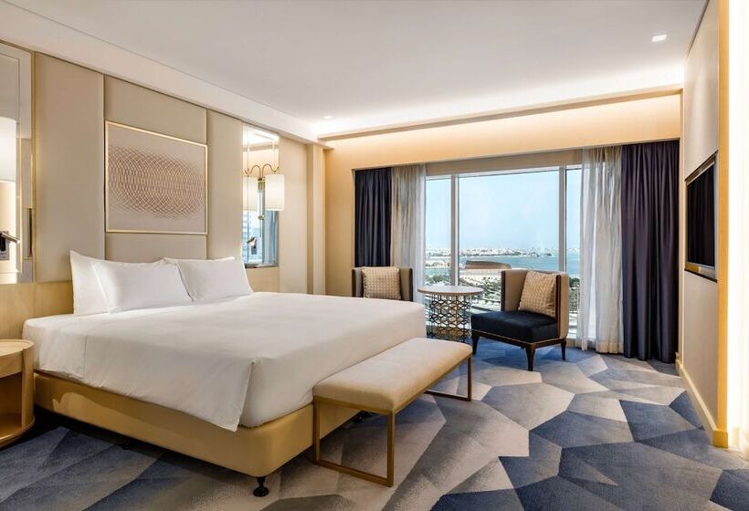 سوئیت رویال, The Diplomat Radisson Blu Hotel Residence & Spa