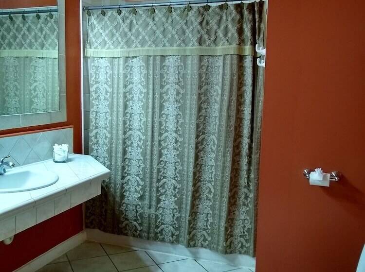 חדר סופריור, The Great House Inn