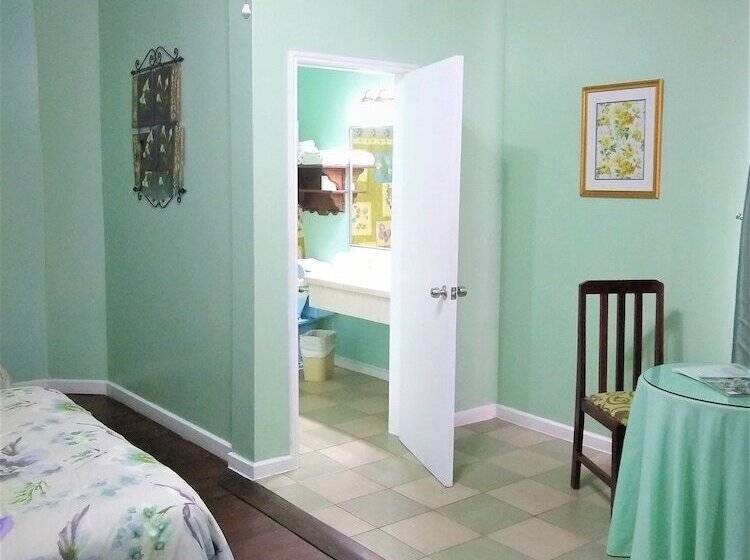 חדר סטנדרט, The Great House Inn