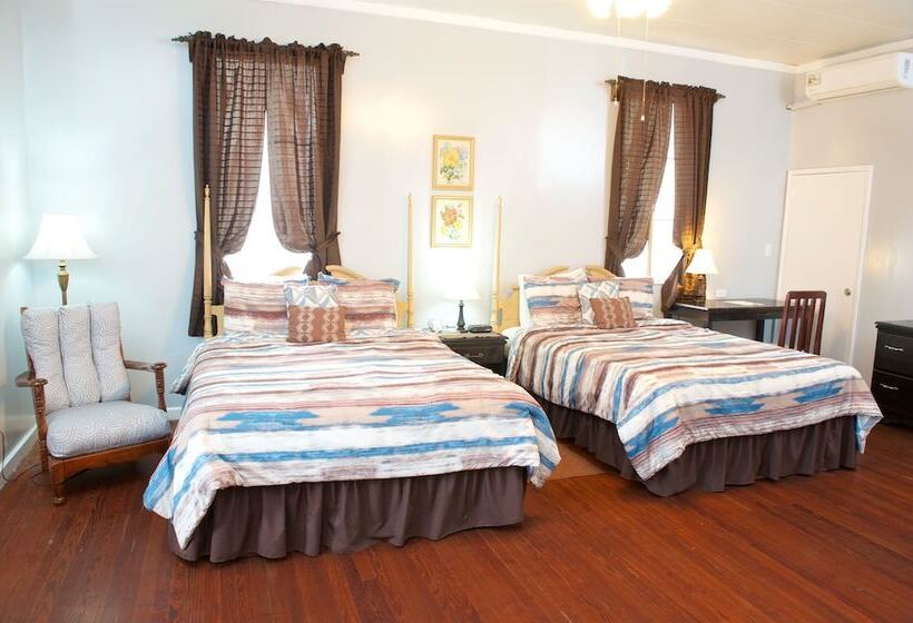 חדר דלוקס, The Great House Inn