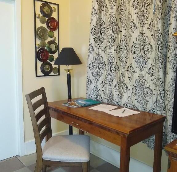 חדר סטנדרט, The Great House Inn