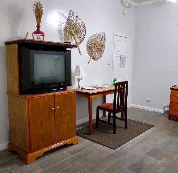 Люкс, The Great House Inn