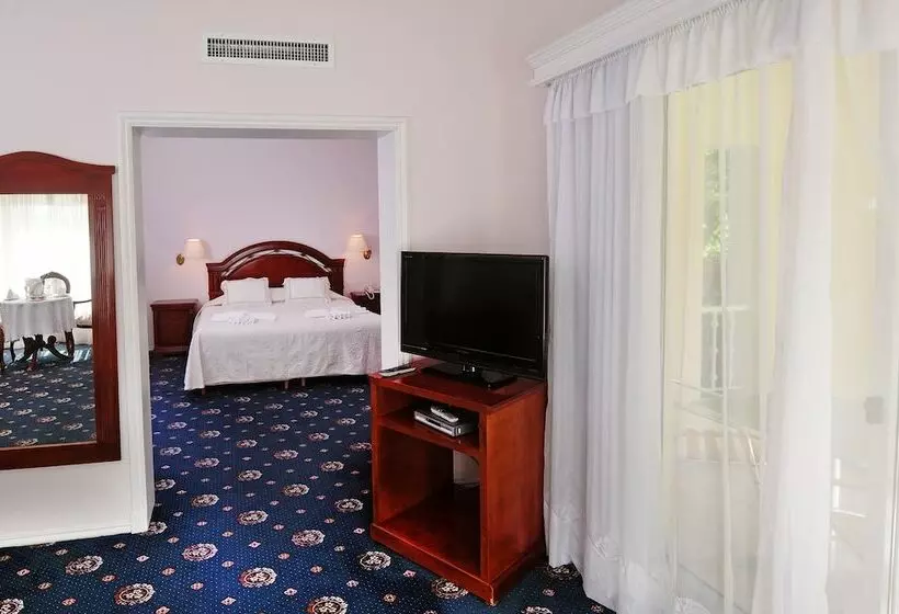 シニアスイート, Parque Hotel Jean Clevers