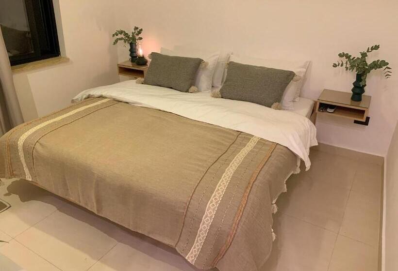 سوئیت 2 خوابه, Nu Fifty Two