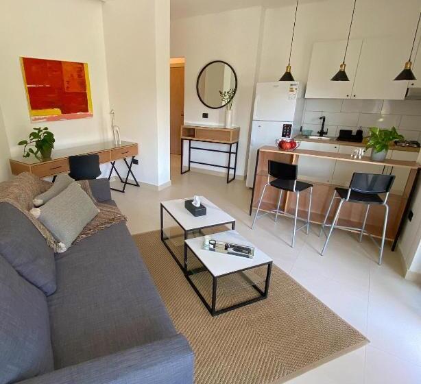 سوئیت 2 خوابه, Nu Fifty Two