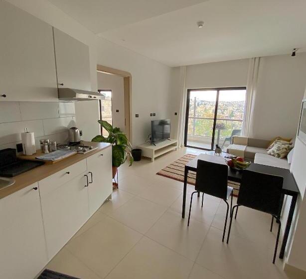 Deluxe Suite King Bed, Nu Fifty Two