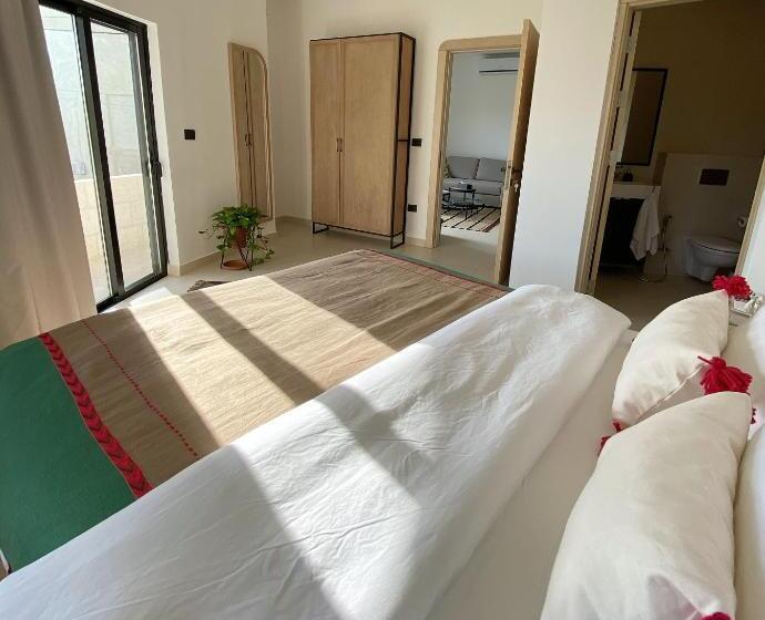 Deluxe Suite King Bed, Nu Fifty Two