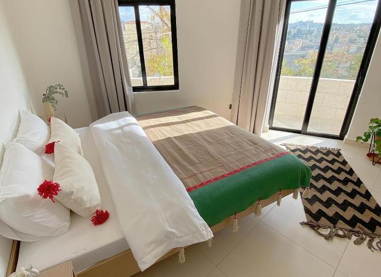 Deluxe Suite King Bed, Nu Fifty Two