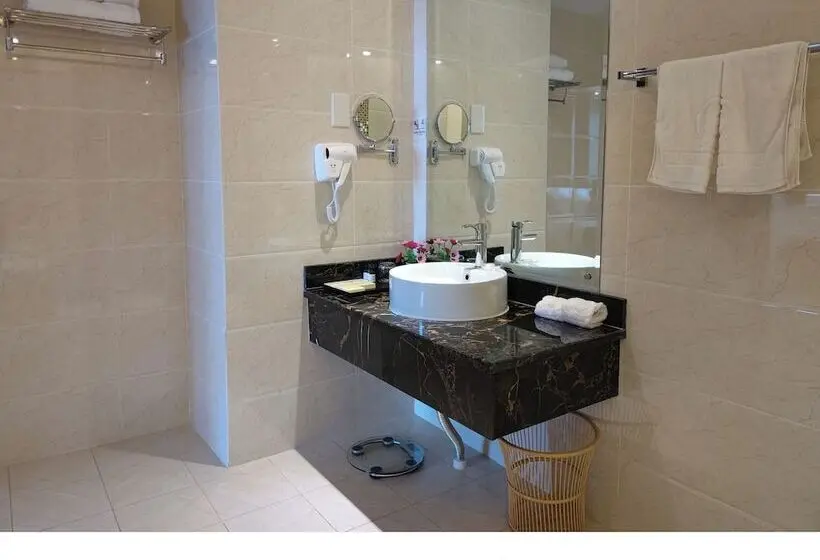 سوییت اجرایی, Golden Peacock Hotel Blantyre
