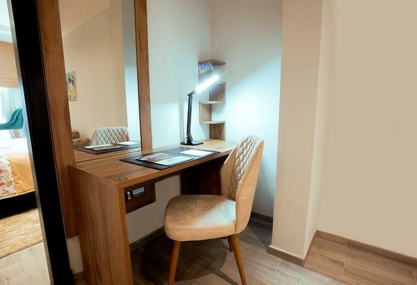 סוויטה דלוקס, Andalus Habitat