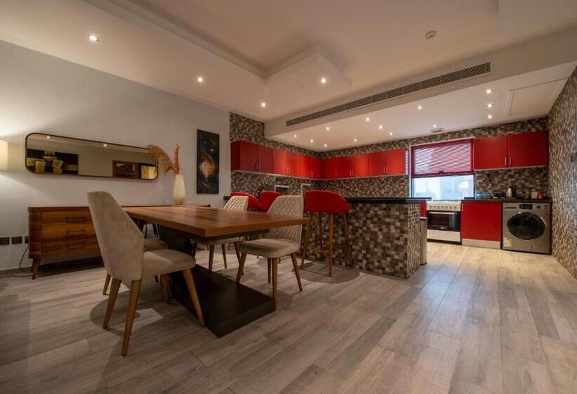 סוויטה דלוקס, Andalus Habitat