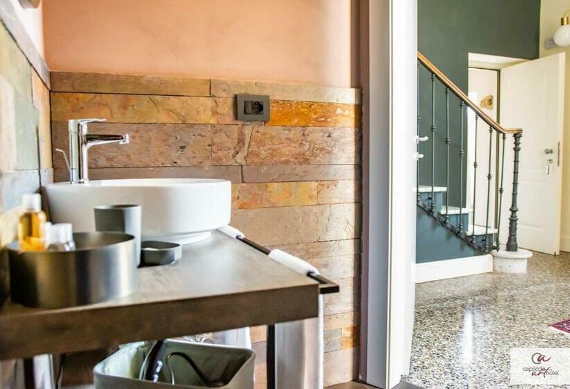 디럭스 룸, Capriccio Art