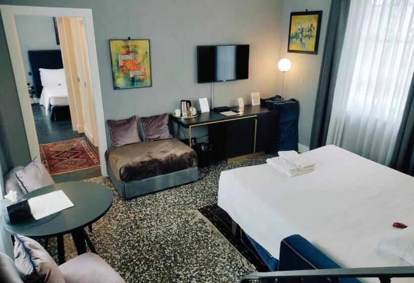 패밀리 룸, Capriccio Art