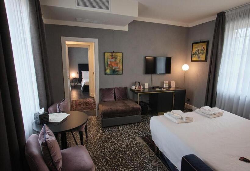 패밀리 룸, Capriccio Art