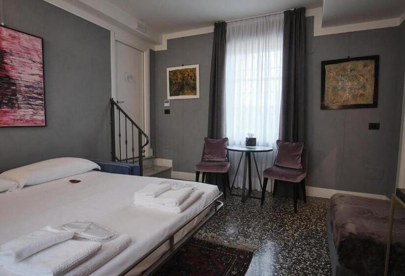 패밀리 룸, Capriccio Art