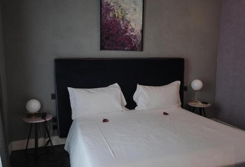 패밀리 룸, Capriccio Art