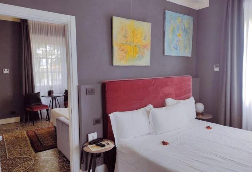 سوئیت جونیور خانوادگی, Capriccio Art
