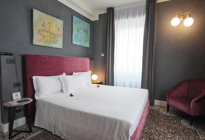 패밀리 주니어 스위트, Capriccio Art