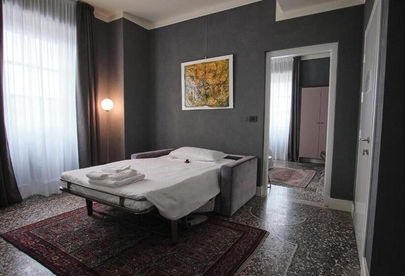 سوئیت جونیور خانوادگی, Capriccio Art