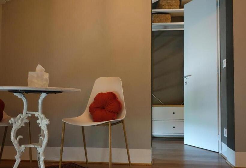 디럭스 룸, Capriccio Art