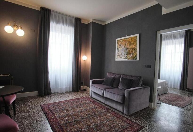 패밀리 주니어 스위트, Capriccio Art