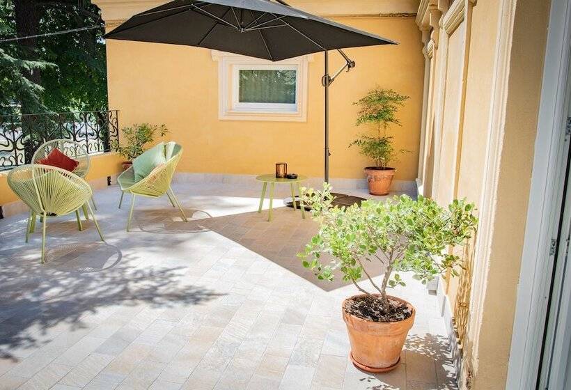 디럭스 룸, Capriccio Art