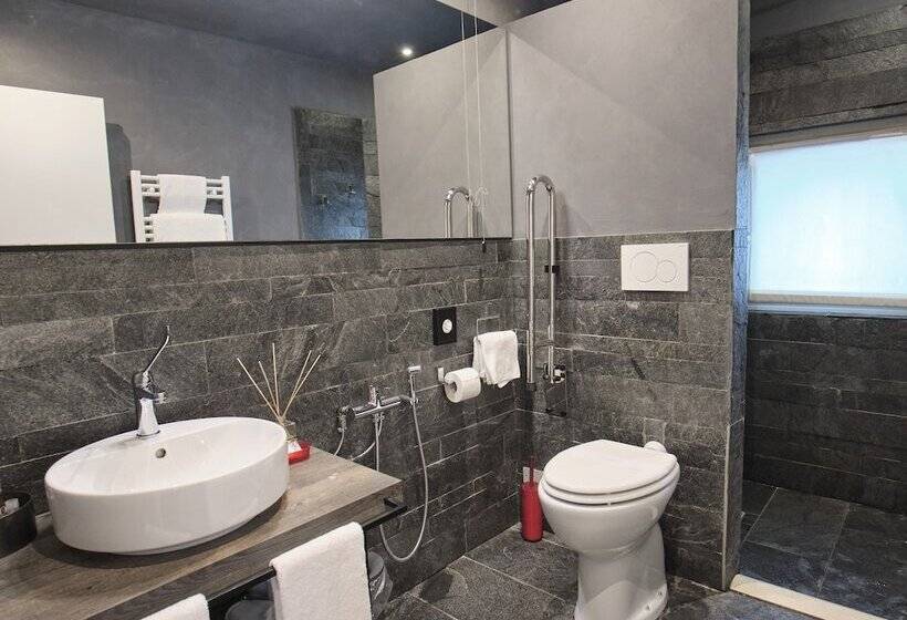 패밀리 룸, Capriccio Art