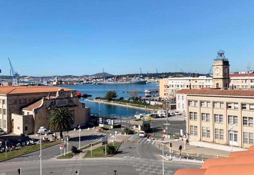 غرفة قياسية, L'eautel Toulon Centre Port