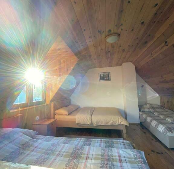 بانگلوی استاندارد, Bungalows And Rooms Ivan